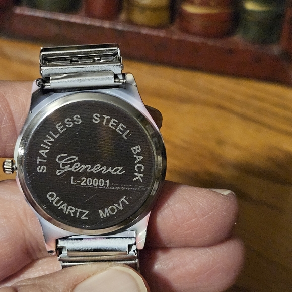 GENEVA L-20001 LADIES STRETCH BAND WATCH - Picture 3 of 4